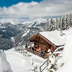 מלון Salzburger Hof 4*