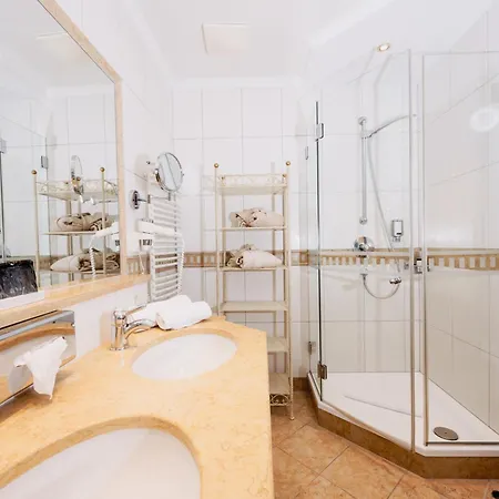 Salzburger Hof Hotel 4*