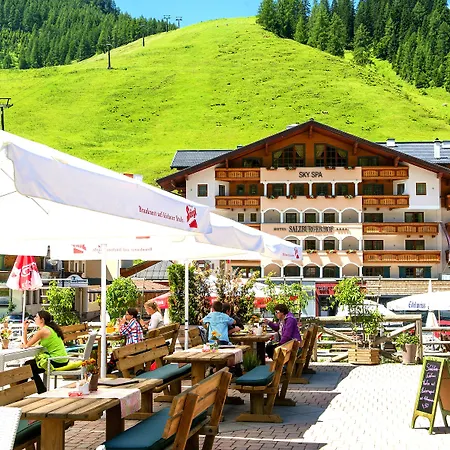 Salzburger Hof Отель 4*