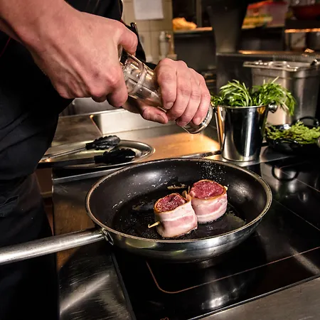 Hotel Salzburger Hof 4*