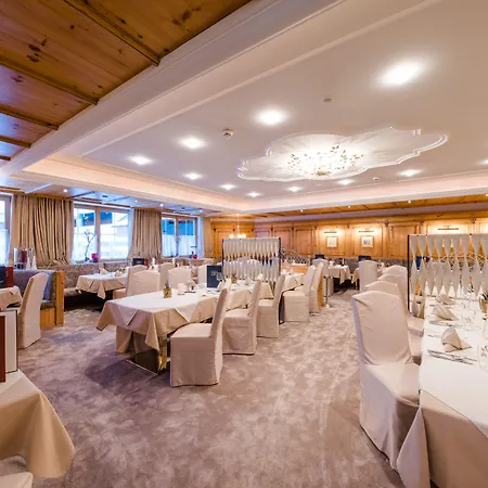 Отель Salzburger Hof 4*